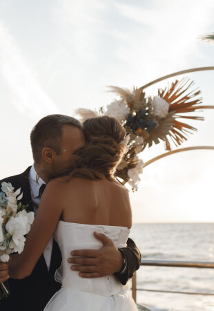 Beach wedding. Nature as the main source of inspiration photo