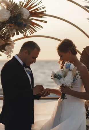Matrimonio in riva del mare. La natura come principale fonte di ispirazione Fotograf