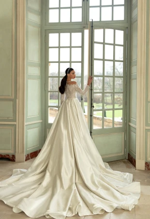Wedding dresses with long sleeves Photog