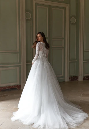 Wedding dresses with long sleeves Photog