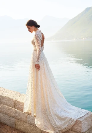 Wedding dresses with long sleeves Photog