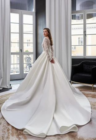 Wedding dresses with long sleeves Photog