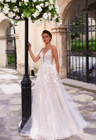 How to choose a wedding dress - tips from Pollardi photo