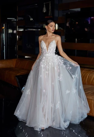 How to choose a wedding dress - tips from Pollardi photo