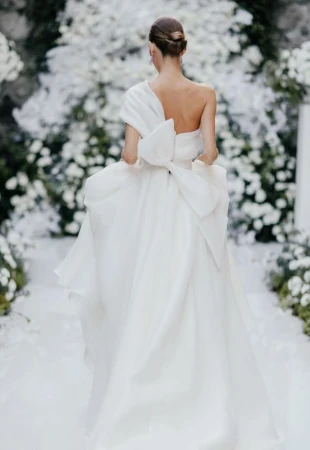 How to choose a wedding dress - tips from Pollardi photo
