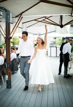 Short wedding dresses: pros and cons Fotog