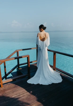 Beach wedding dresses - your perfect summer wedding photo