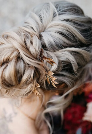 Choosing a wedding hairstyle: not as easy as it may seem Foto
