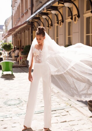 Picture V-4AM13817 EN 914 - 1