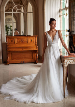 Largest wedding dress factory in Europe - Pollardi.com