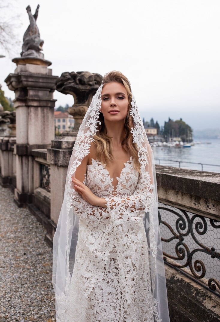 Picture V2-AC30670 EN 924 - 2