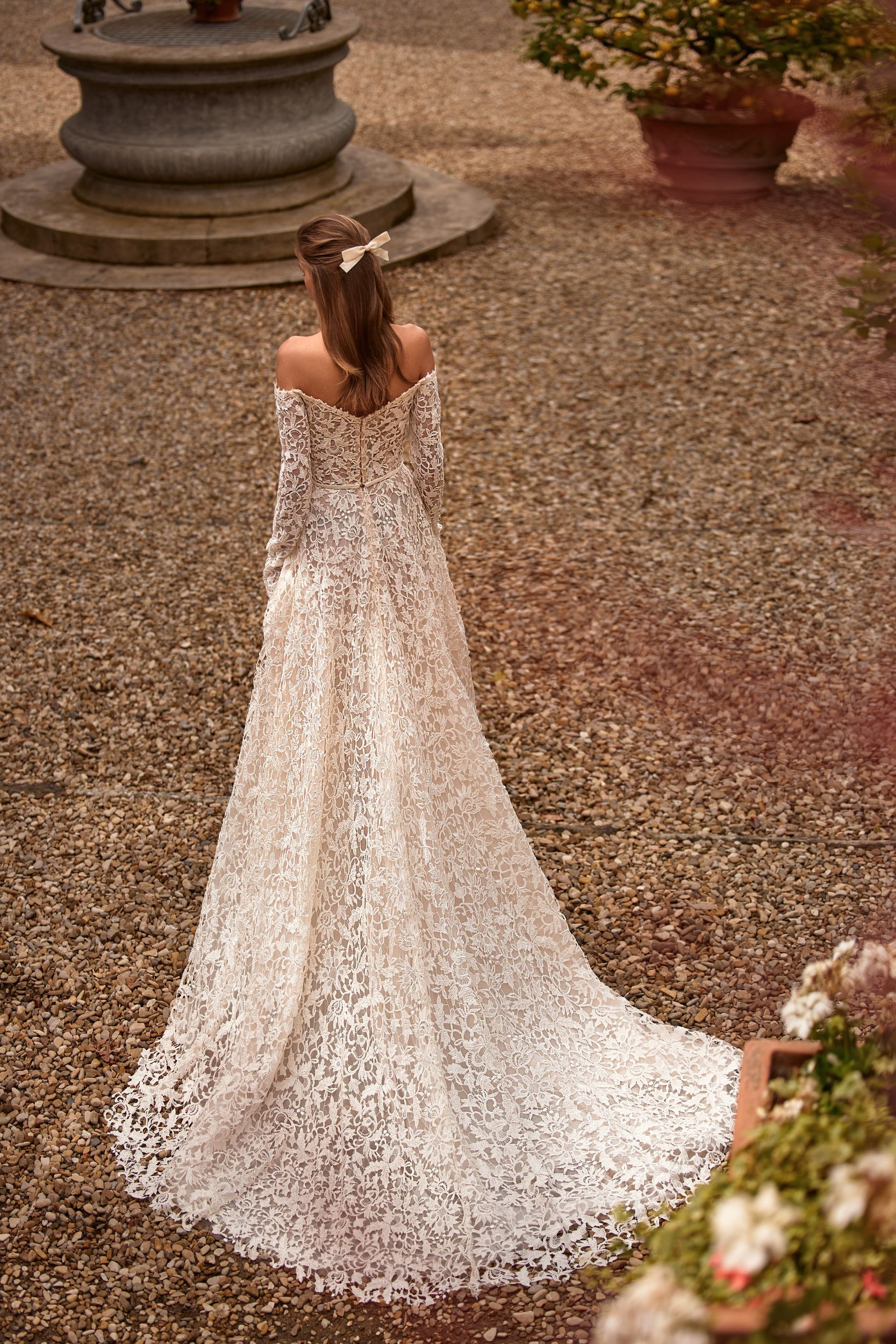 Daria Karlozi “Floare” - “Garden of Romance collection” on