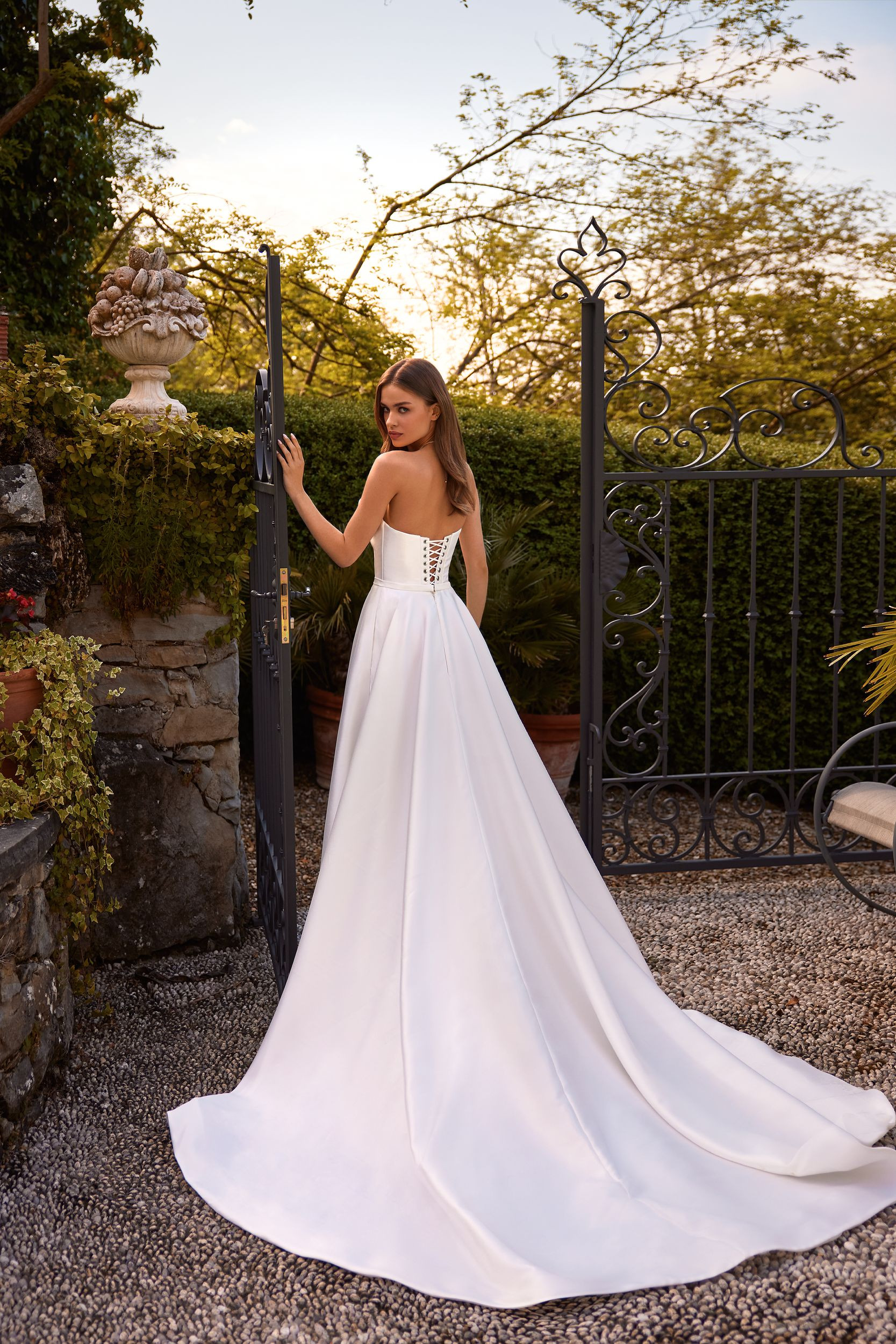 Daria Karlozi “Paradisea” - “Garden of Romance collection” on